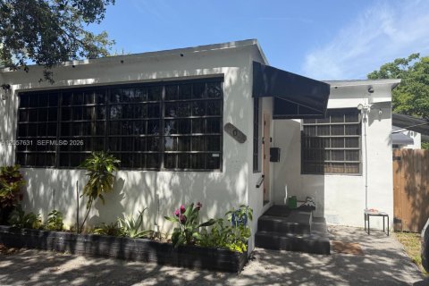 Villa ou maison à louer à Hollywood, Floride: 2 chambres, 144 m2 № 2244698 - photo 11
