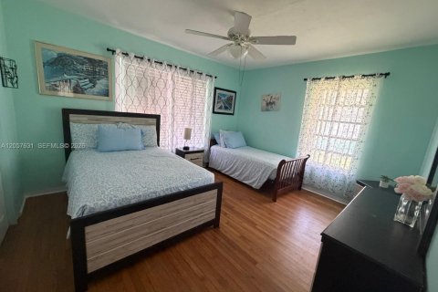 Villa ou maison à louer à Hollywood, Floride: 2 chambres, 144 m2 № 2244698 - photo 10