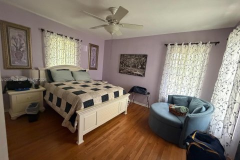 Villa ou maison à louer à Hollywood, Floride: 2 chambres, 144 m2 № 2244698 - photo 8