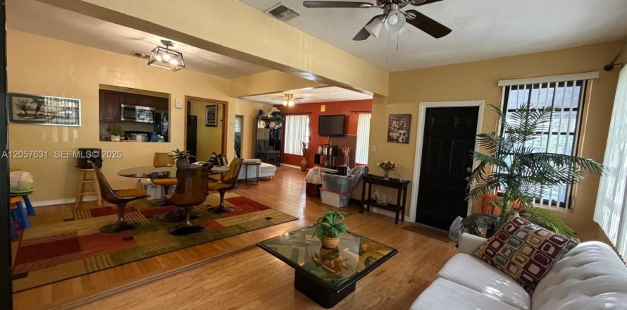 Villa ou maison à Hollywood, Floride 2 chambres, 144 m2 № 2244698