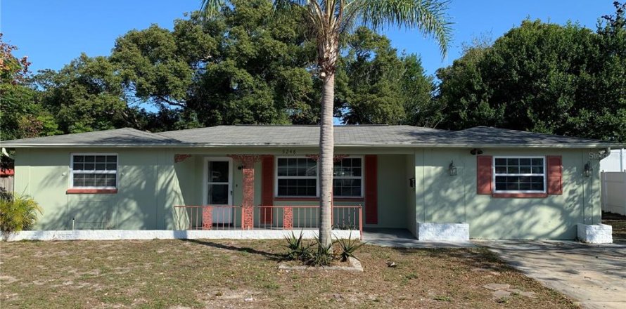 Villa ou maison à New Port Richey, Floride 4 chambres, 157 m2 № 2425995