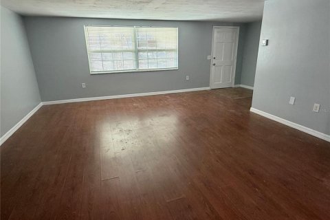 Villa ou maison à louer à New Port Richey, Floride: 4 chambres, 157 m2 № 2425995 - photo 2
