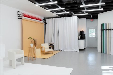 Propiedad comercial en alquiler en Orlando, Florida, 749.91 m2 № 2202044 - foto 12
