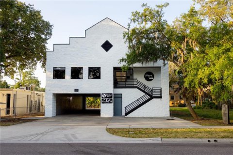 Commercial property in MAGNOLIA PARK in Orlando, Florida 749.91 sq.m. № 2202044