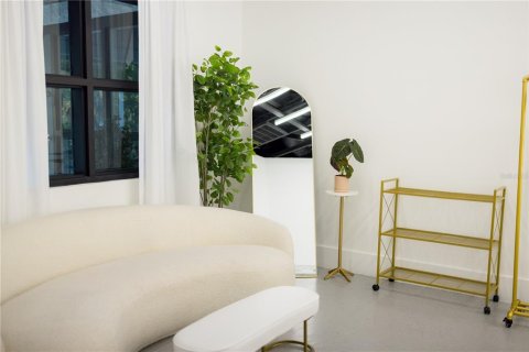 Propiedad comercial en alquiler en Orlando, Florida, 749.91 m2 № 2202044 - foto 6