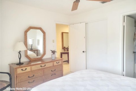 Condo in Sarasota, Florida, 2 bedrooms № 2167417 - photo 20