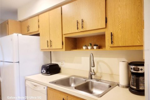 Condo in Sarasota, Florida, 2 bedrooms № 2167417 - photo 5