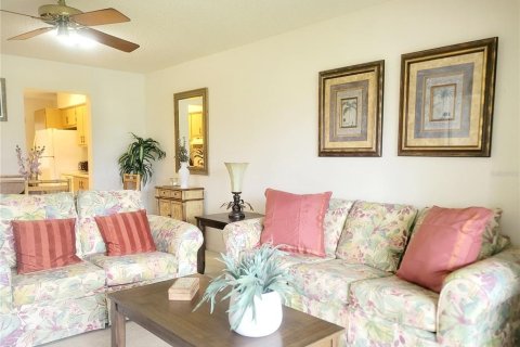 Condo in Sarasota, Florida, 2 bedrooms № 2167417 - photo 8