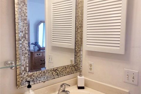 Condo in Sarasota, Florida, 2 bedrooms № 2167417 - photo 21