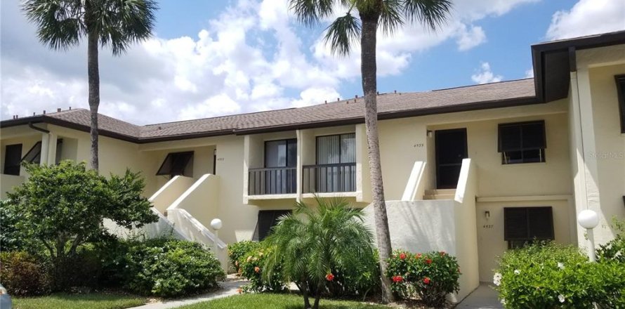 Condo in Sarasota, Florida, 2 bedrooms № 2167417