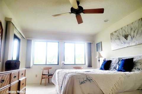 Condo in Sarasota, Florida, 2 bedrooms № 2167417 - photo 11