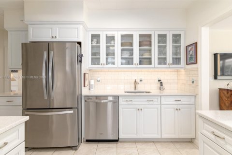 House in Jupiter Island, Florida 5 bedrooms, 273.6 sq.m. № 1974328 - photo 12