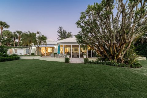 House in Jupiter Island, Florida 5 bedrooms, 273.6 sq.m. № 1974328 - photo 28