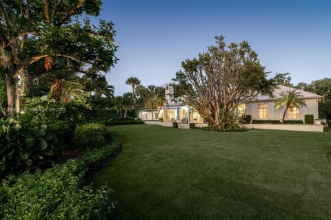 House in Jupiter Island, Florida 5 bedrooms, 273.6 sq.m. № 1974328 - photo 6