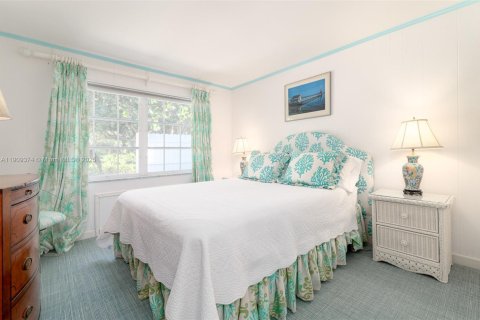 House in Jupiter Island, Florida 5 bedrooms, 273.6 sq.m. № 1974328 - photo 24