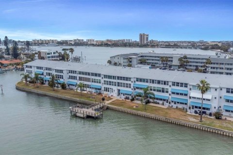 Condo in South Pasadena, Florida, 2 bedrooms № 2094603