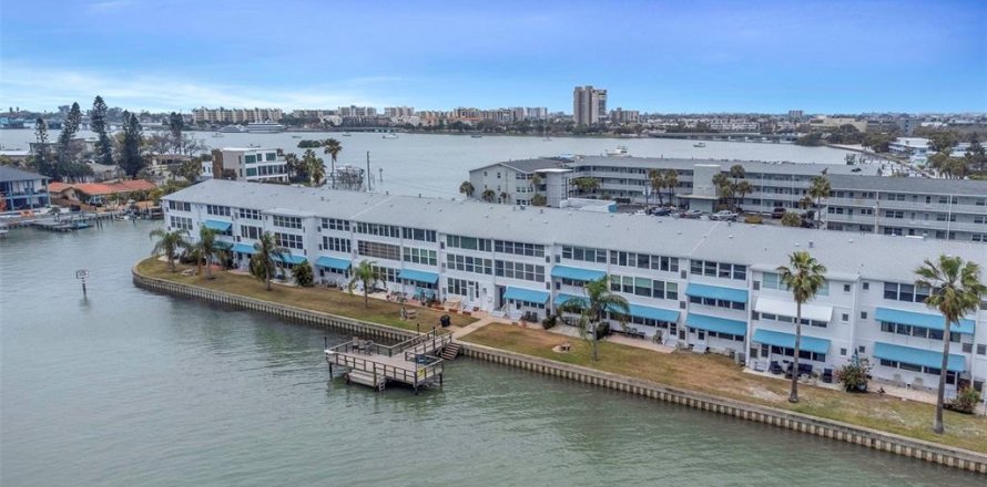 Condo in South Pasadena, Florida, 2 bedrooms  № 2094603