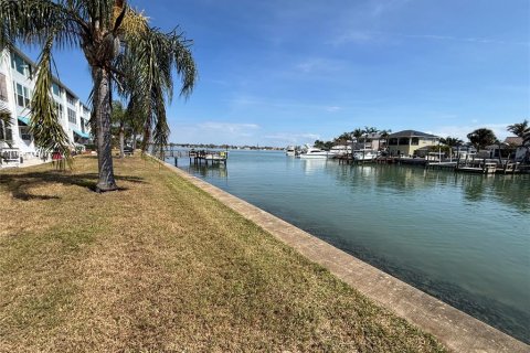 Condo in South Pasadena, Florida, 2 bedrooms  № 2094603 - photo 22