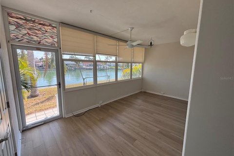 Condo in South Pasadena, Florida, 2 bedrooms  № 2094603 - photo 17