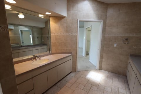 House in Hernando Beach, Florida 3 bedrooms, 269.04 sq.m. № 1802371 - photo 22