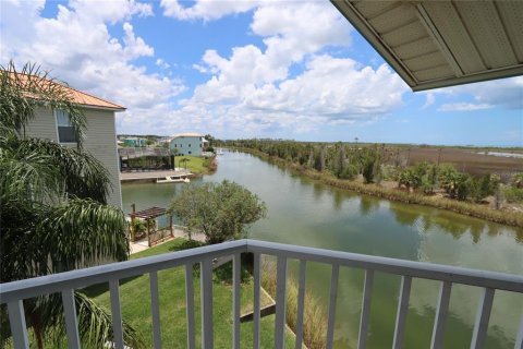 House in Hernando Beach, Florida 3 bedrooms, 269.04 sq.m. № 1802371 - photo 7
