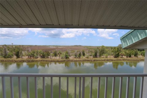House in Hernando Beach, Florida 3 bedrooms, 269.04 sq.m. № 1802371 - photo 8