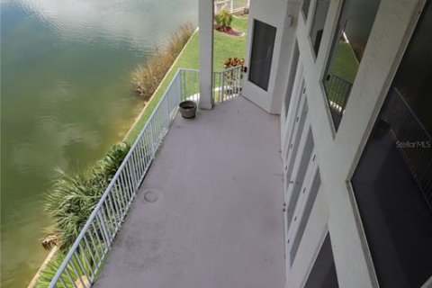 House in Hernando Beach, Florida 3 bedrooms, 269.04 sq.m. № 1802371 - photo 10