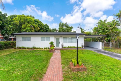 Casa en Miami, Florida 4 dormitorios, 142.88 m2 № 2172594