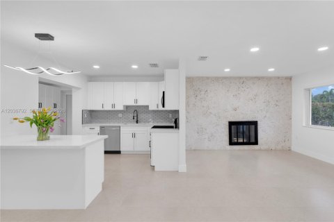 Casa en venta en Miami, Florida, 4 dormitorios, 142.88 m2 № 2172594 - foto 8
