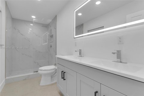 Casa en venta en Miami, Florida, 4 dormitorios, 142.88 m2 № 2172594 - foto 25