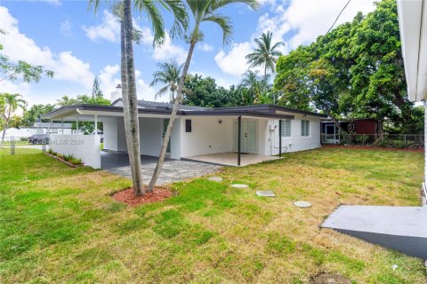 Casa en venta en Miami, Florida, 4 dormitorios, 142.88 m2 № 2172594 - foto 30