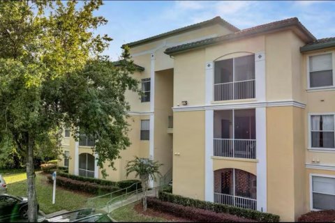 Condominio en alquiler en Kissimmee, Florida, 3 dormitorios, 116.03 m2 № 1870481 - foto 1