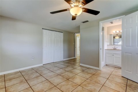 Casa en venta en Port Richey, Florida, 3 dormitorios, 102.19 m2 № 1872823 - foto 13