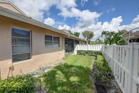 Condominio en alquiler en Boca Raton, Florida, 2 dormitorios, 106.65 m2 № 1178374 - foto 1