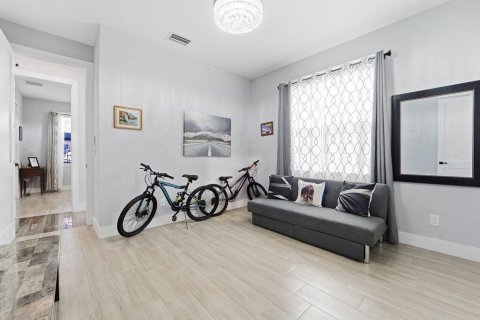 Купить виллу или дом в Порт-Сент-Луси, Флорида 3 комнаты, 235.97м2, № 2083265 - фото 27