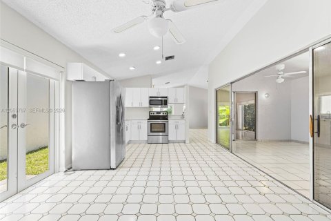 Villa ou maison à vendre à Miami, Floride: 3 chambres, 129.69 m2 № 2259799 - photo 17