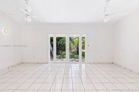 Villa ou maison à vendre à Miami, Floride: 3 chambres, 129.69 m2 № 2259799 - photo 23