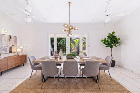 Villa ou maison à vendre à Miami, Floride: 3 chambres, 129.69 m2 № 2259799 - photo 24