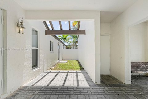 Villa ou maison à vendre à Miami, Floride: 3 chambres, 129.69 m2 № 2259799 - photo 8