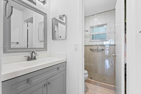 Villa ou maison à vendre à Miami, Floride: 3 chambres, 129.69 m2 № 2259799 - photo 21