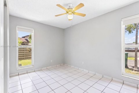 Villa ou maison à vendre à Miami, Floride: 3 chambres, 129.69 m2 № 2259799 - photo 26