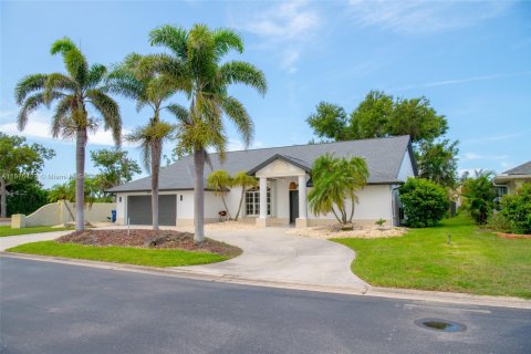 House in Venice, Florida 3 bedrooms, 187.66 sq.m. № 1926893 - photo 2