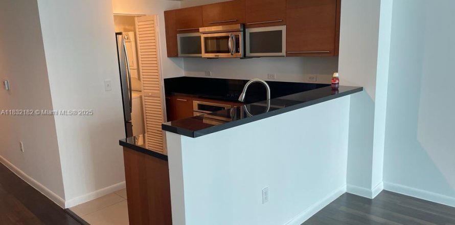 Condo in Miami, Florida, 1 bedroom  № 1809246