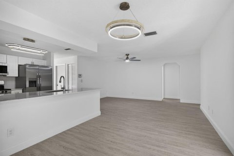 Casa en venta en Royal Palm Beach, Florida, 3 dormitorios, 224.64 m2 № 2246019 - foto 15