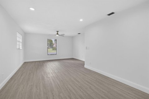 Casa en venta en Royal Palm Beach, Florida, 3 dormitorios, 224.64 m2 № 2246019 - foto 20