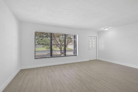 Casa en venta en Royal Palm Beach, Florida, 3 dormitorios, 224.64 m2 № 2246019 - foto 12