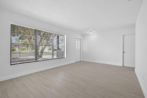 Casa en venta en Royal Palm Beach, Florida, 3 dormitorios, 224.64 m2 № 2246019 - foto 11