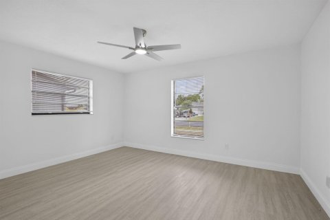 Casa en venta en Royal Palm Beach, Florida, 3 dormitorios, 224.64 m2 № 2246019 - foto 18