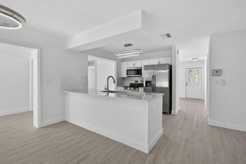 Casa en venta en Royal Palm Beach, Florida, 3 dormitorios, 224.64 m2 № 2246019 - foto 14