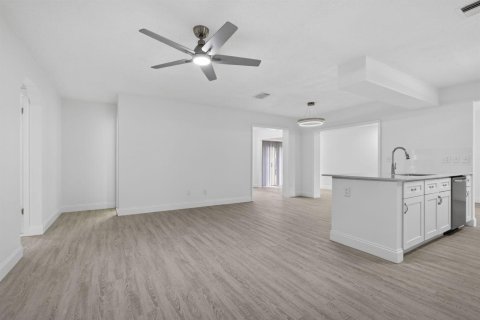 Casa en venta en Royal Palm Beach, Florida, 3 dormitorios, 224.64 m2 № 2246019 - foto 17